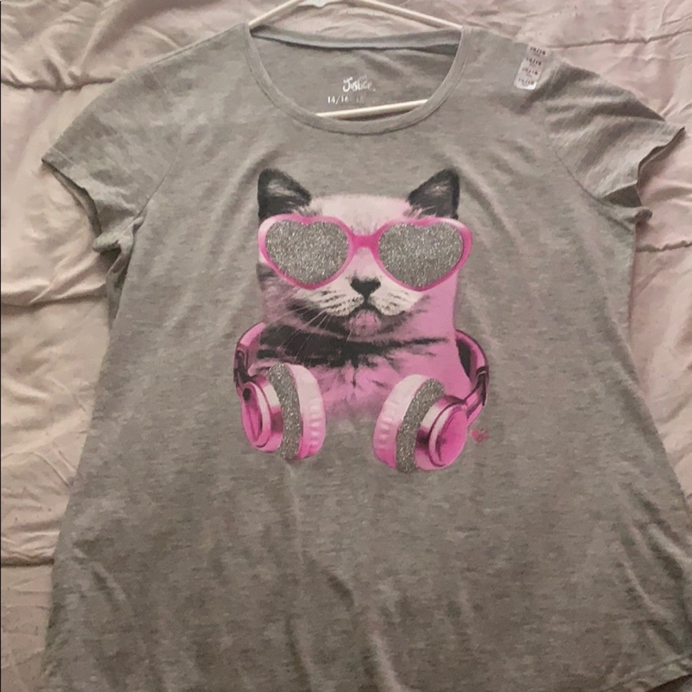 New justice grey with cat t-shirt